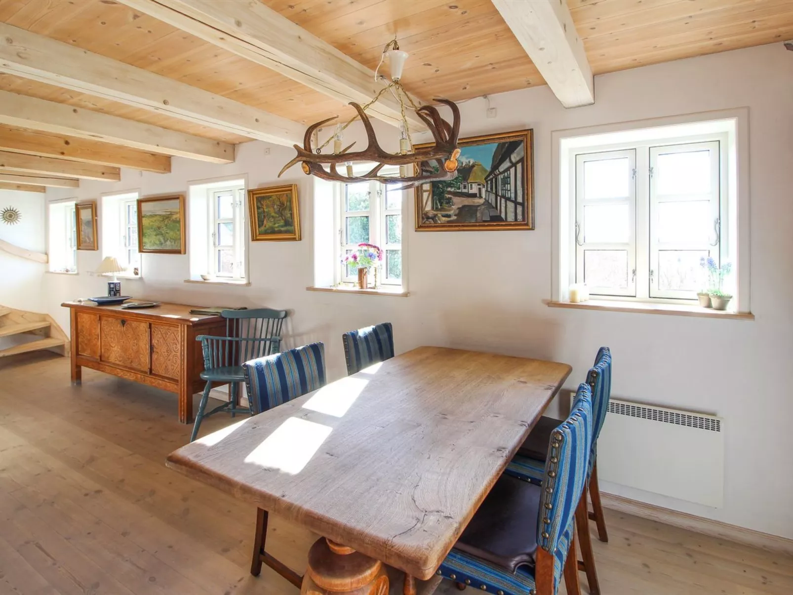 "Eva" - 1.5km to the fjord-Dedans