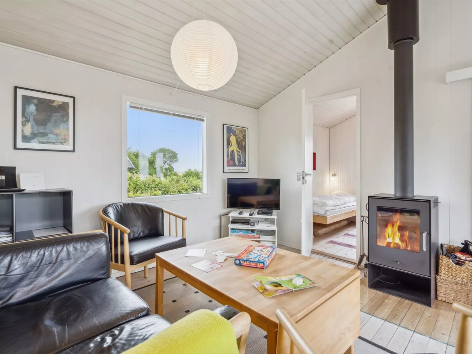 "Bridgette" - 100m from the sea-Inside