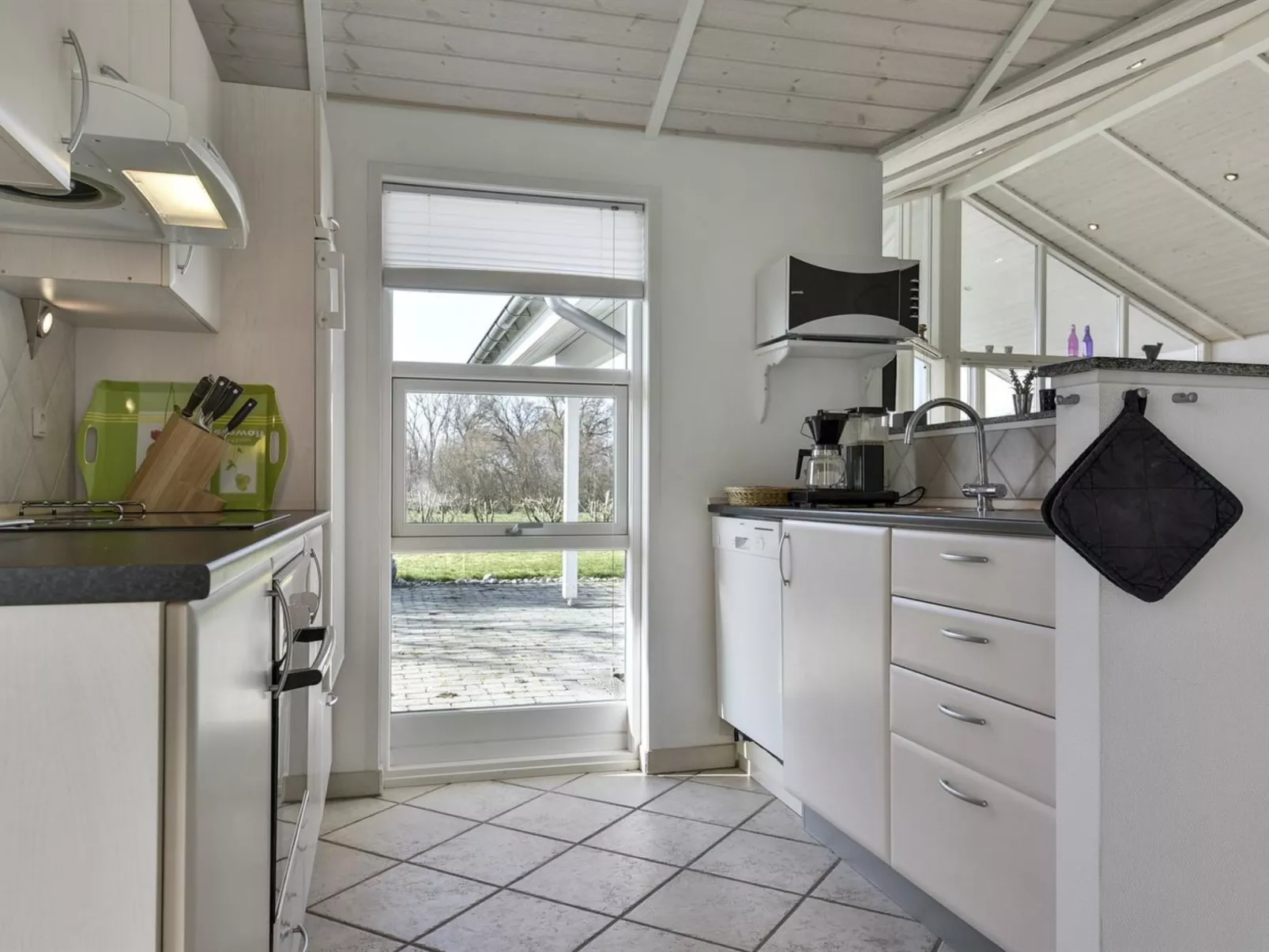 "Bara" - 600m from the sea-Inside