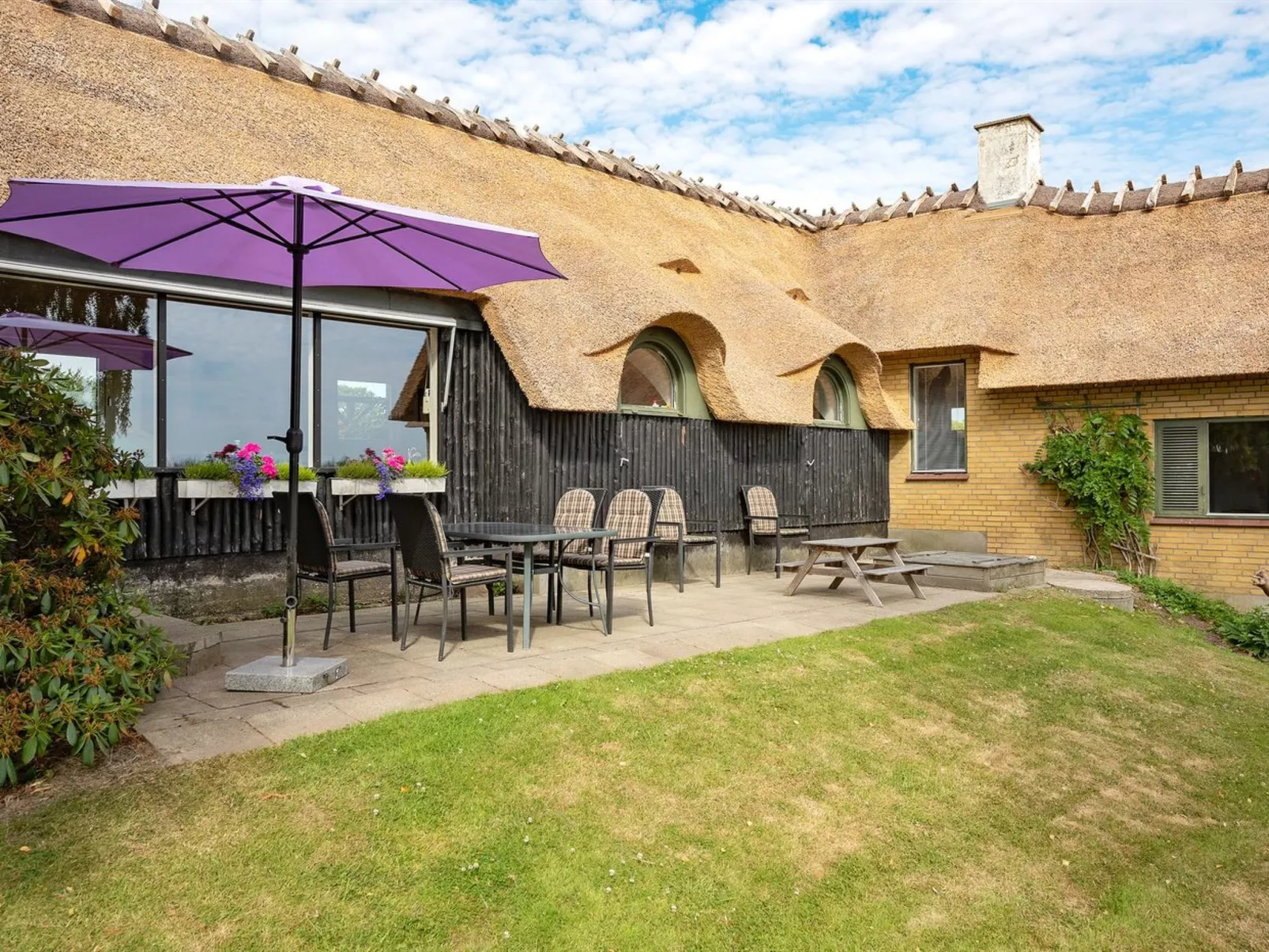 "Edithe" - 250m from the sea-Outside