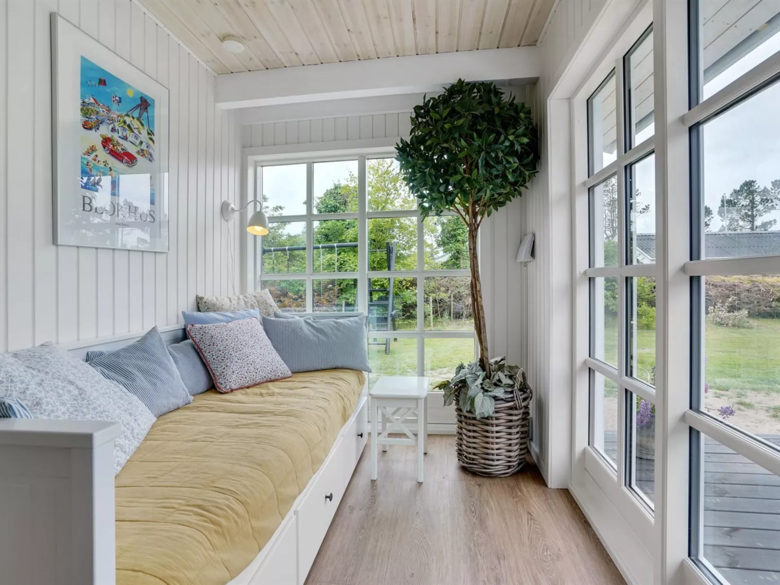 "Gunnulf" - 750m from the sea-Inside