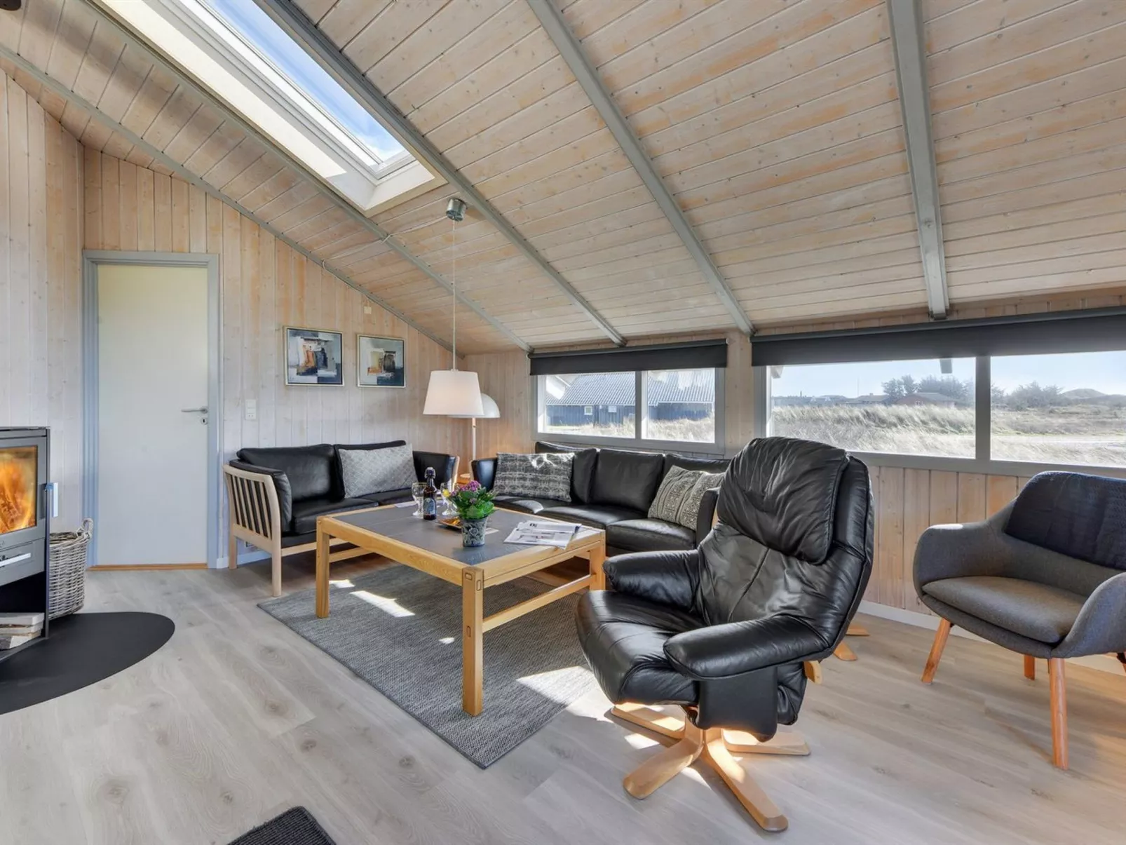 "Durita" - 600m to the fjord-Drinnen