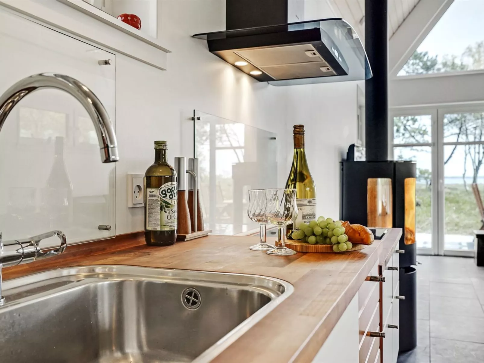 "Angelita" - 80m to the fjord-Inside