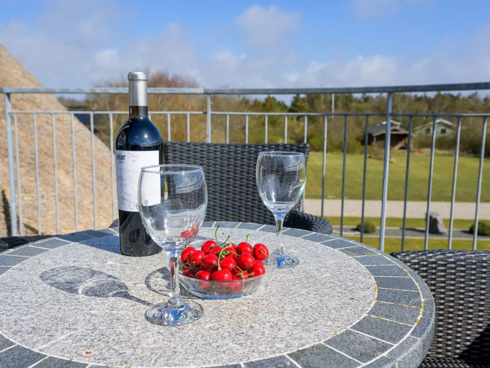 "Benita" - 400m to the fjord-Dehors