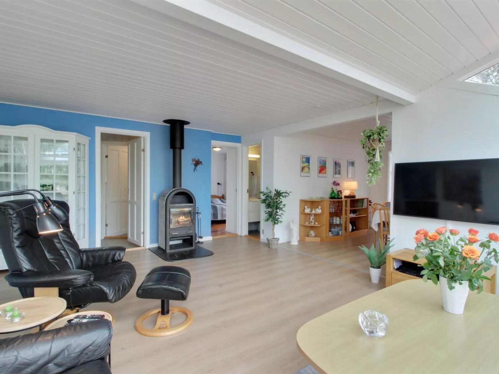 "Flora" - 150m from the sea-Dedans