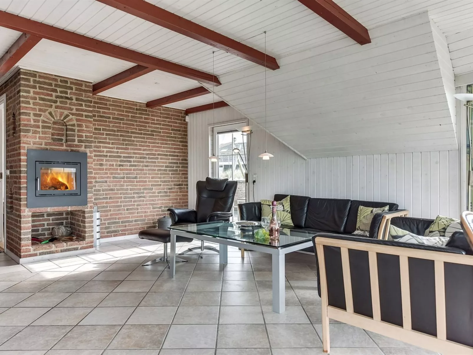 "Aslaug" - 500m from the sea-Inside