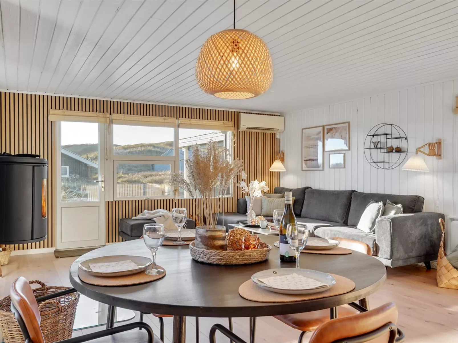 "Assa" -  from the sea-Inside