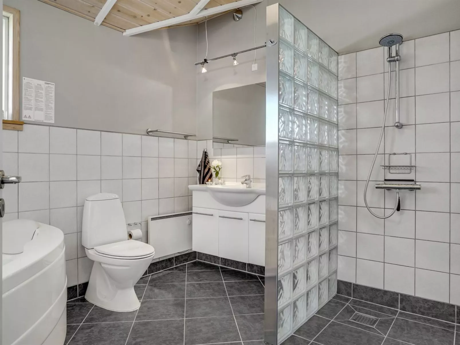 "Horsten" - 350m from the sea-Drinnen