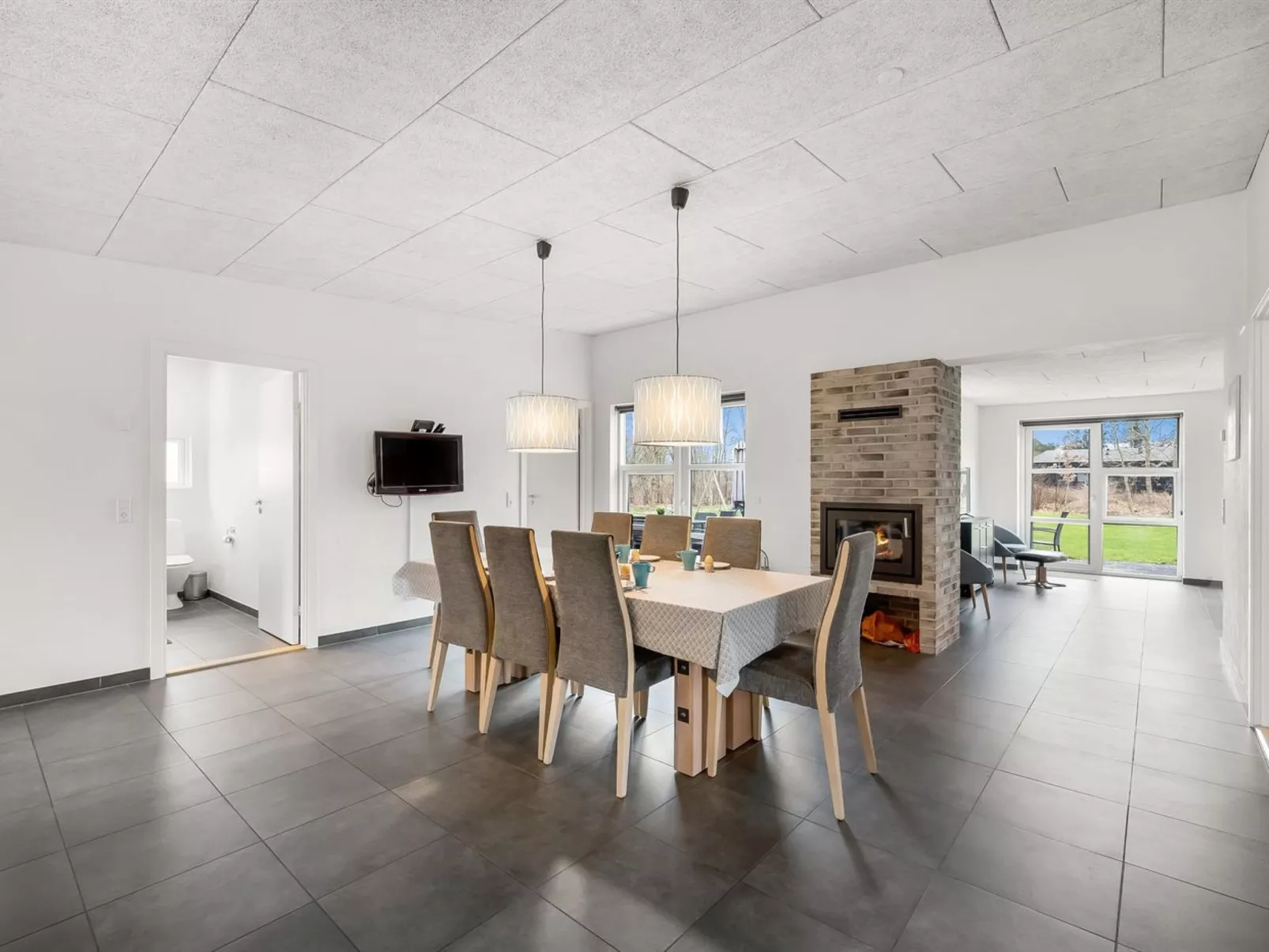 "Jarven" - 500m to the fjord-Dedans