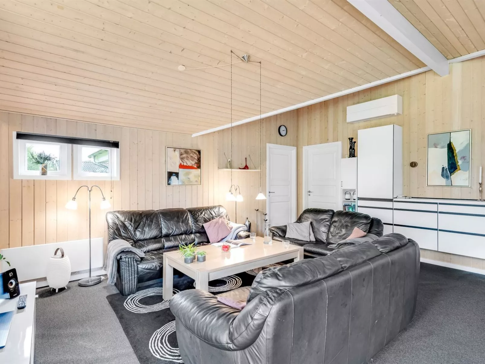 "Gurly" - 25km from the sea-Inside