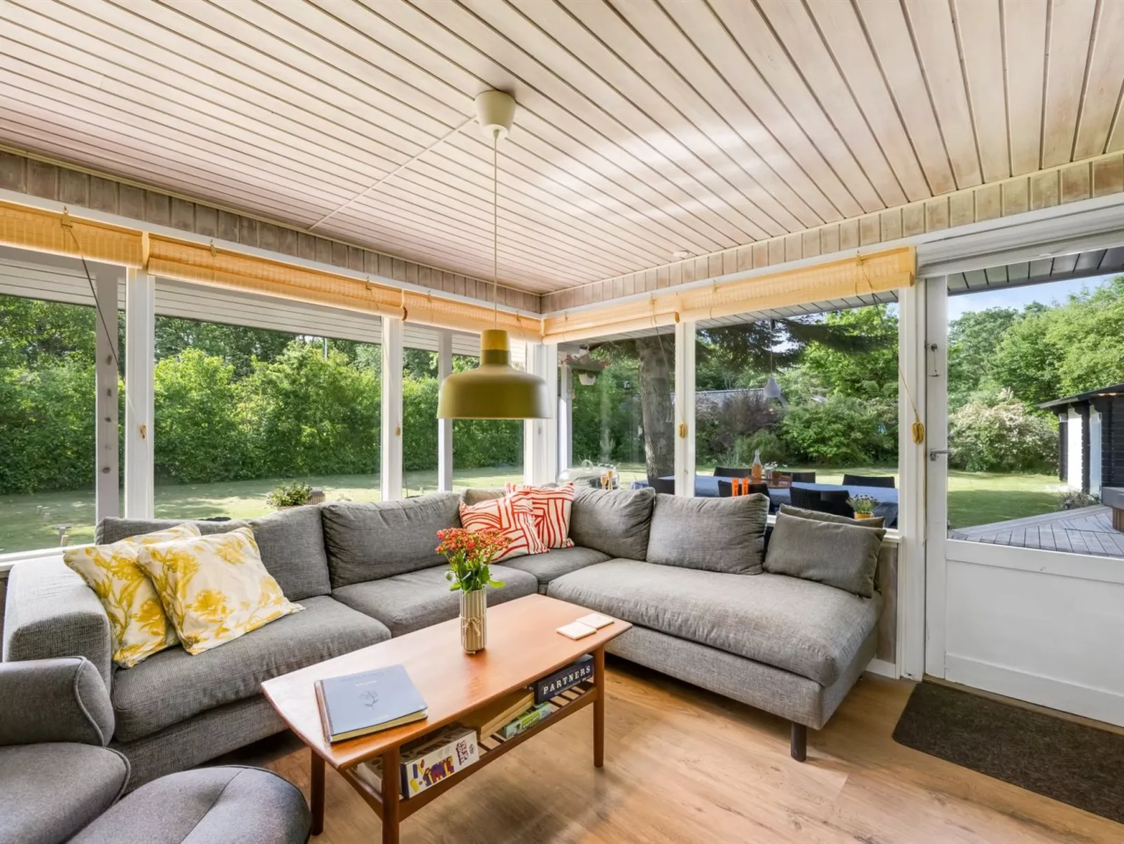 "Nelina" - 950m to the fjord-Dedans