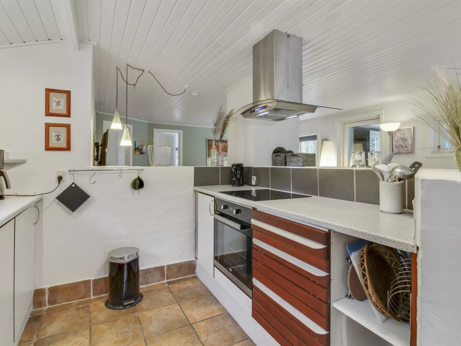 "Josina" - 32km from the sea-Dedans