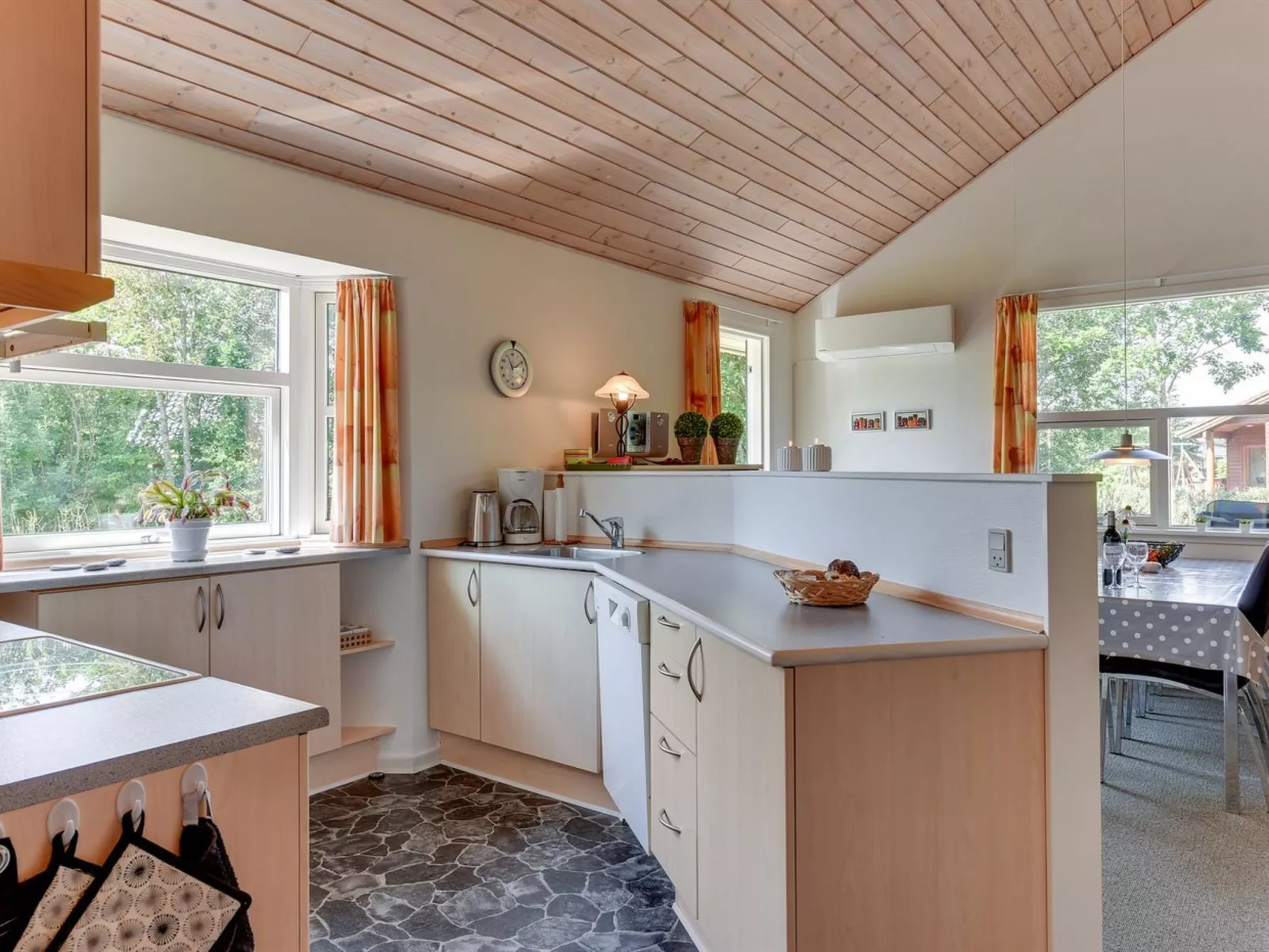 "Herlugh" - 1km to the fjord-Dedans