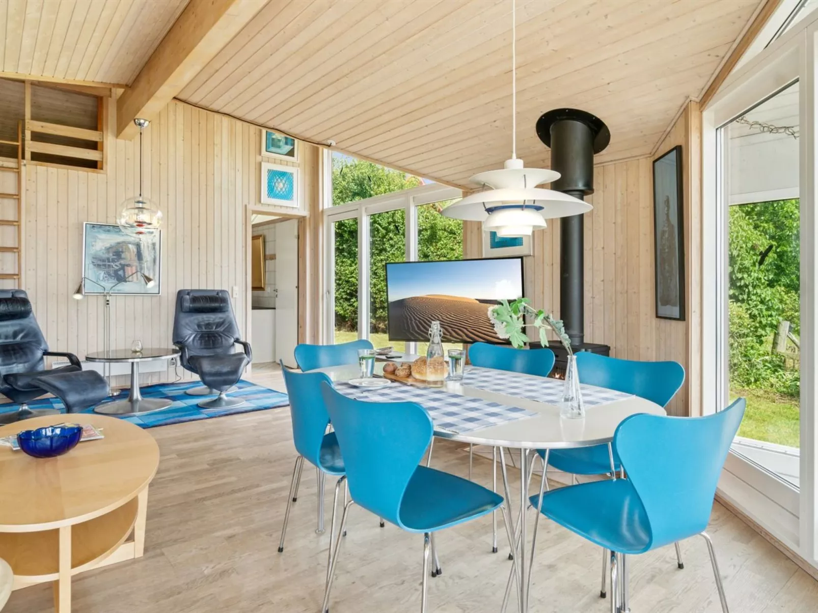 "Brunman" - 10m to the fjord-Inside