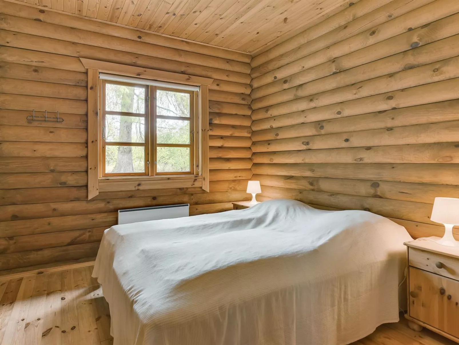 "Frederica" - 30km from the sea-Drinnen