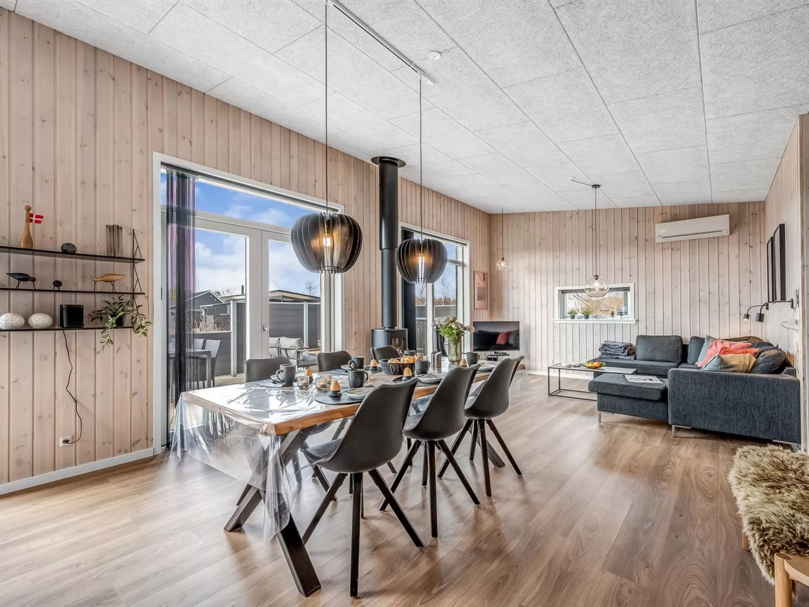 "Gela" - 1.3km to the fjord-Drinnen