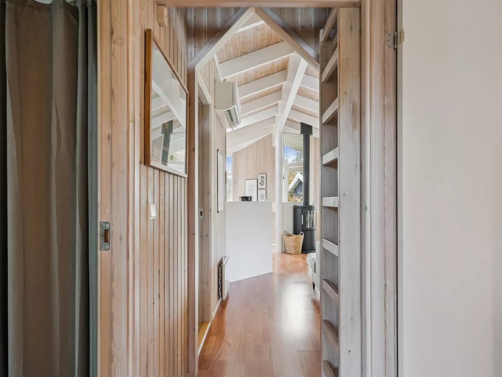 "Alvy" - 200m from the sea-Inside