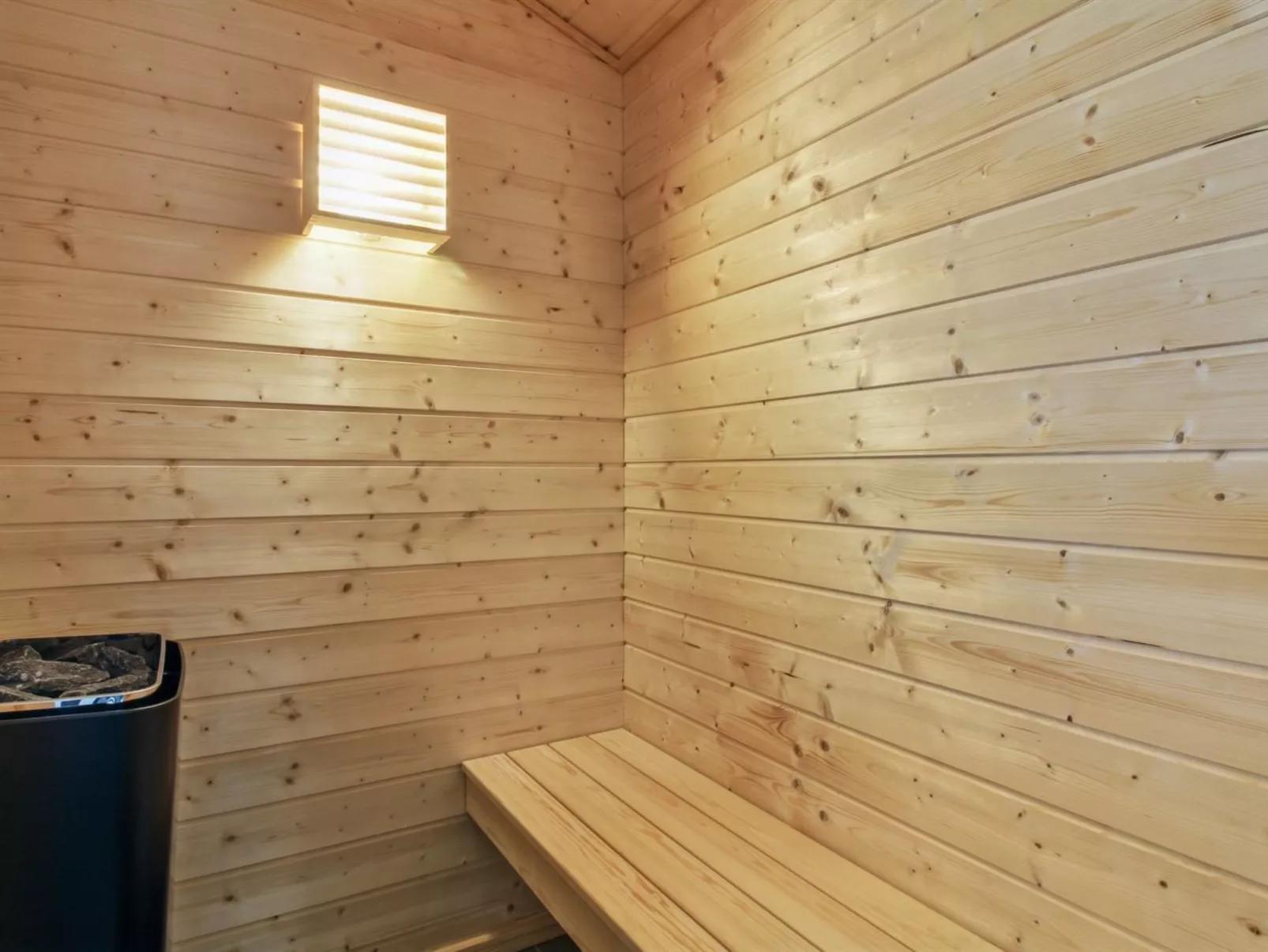 "Serey" - 1.4km from the sea-Drinnen