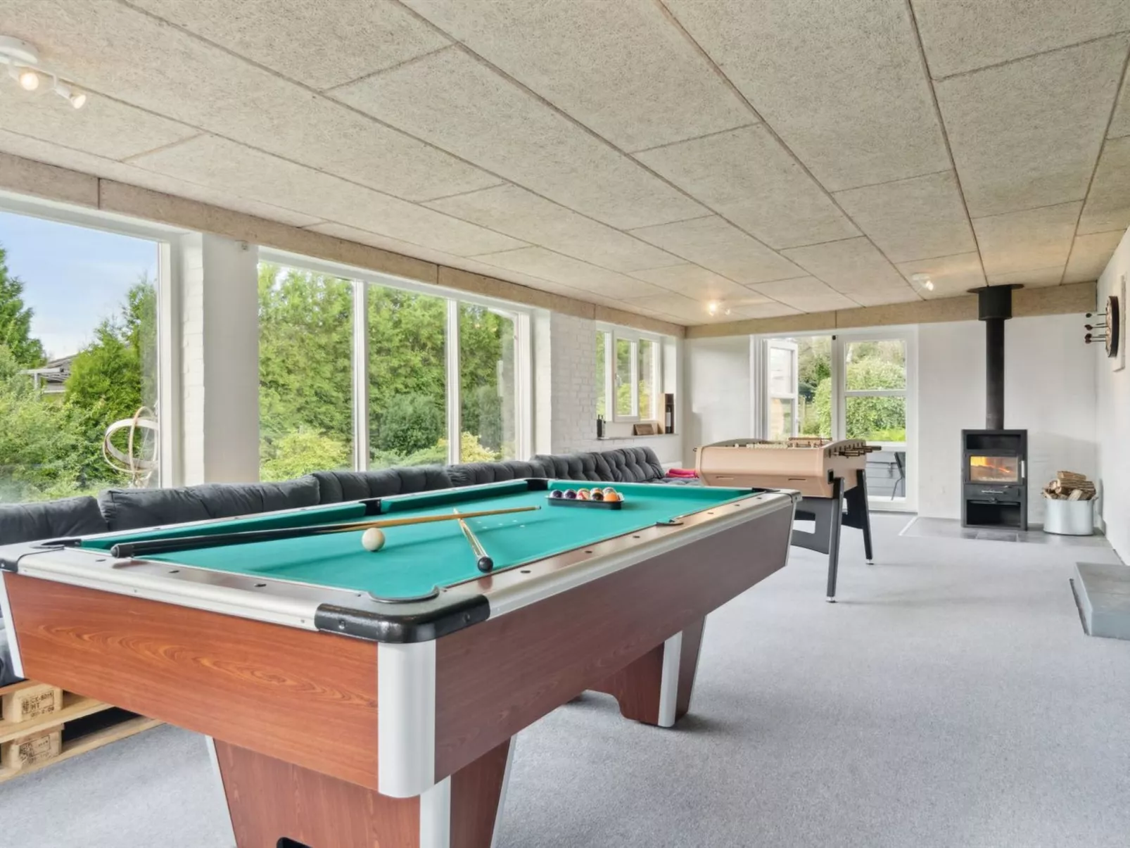 "Elaine" - 350m from the sea-Inside