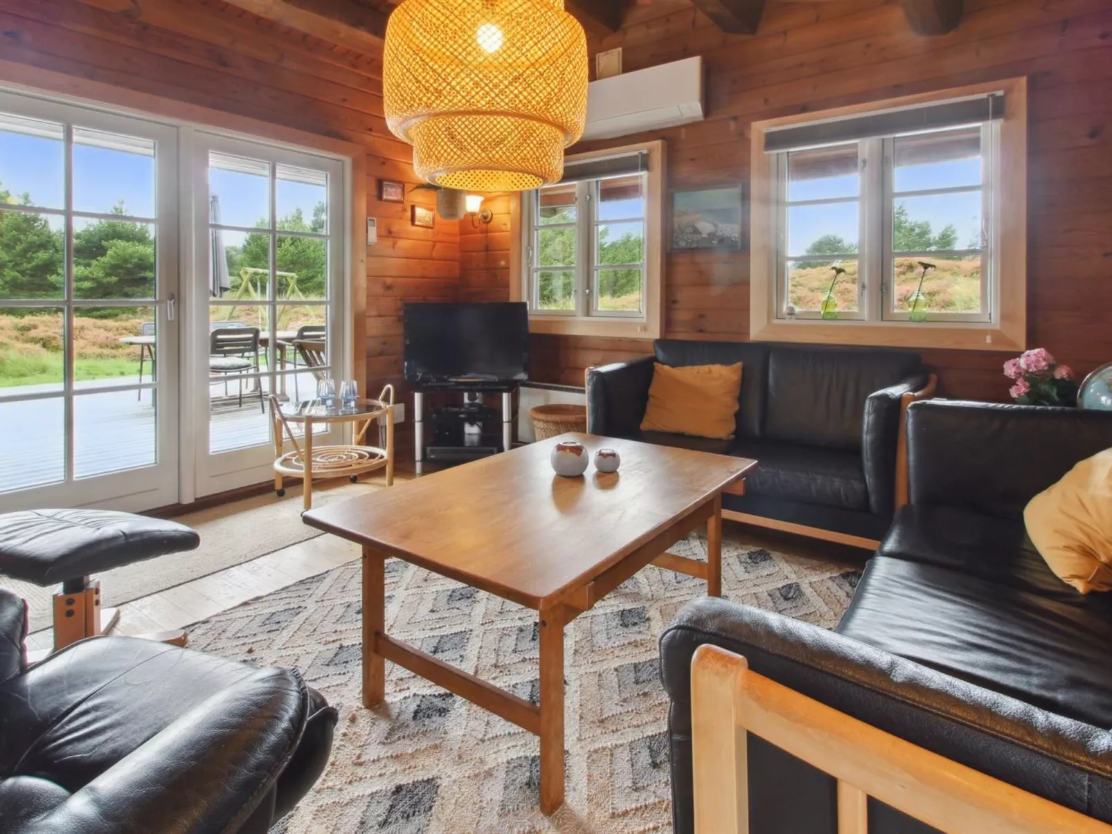 "Venild" - 1.9km from the sea-Inside