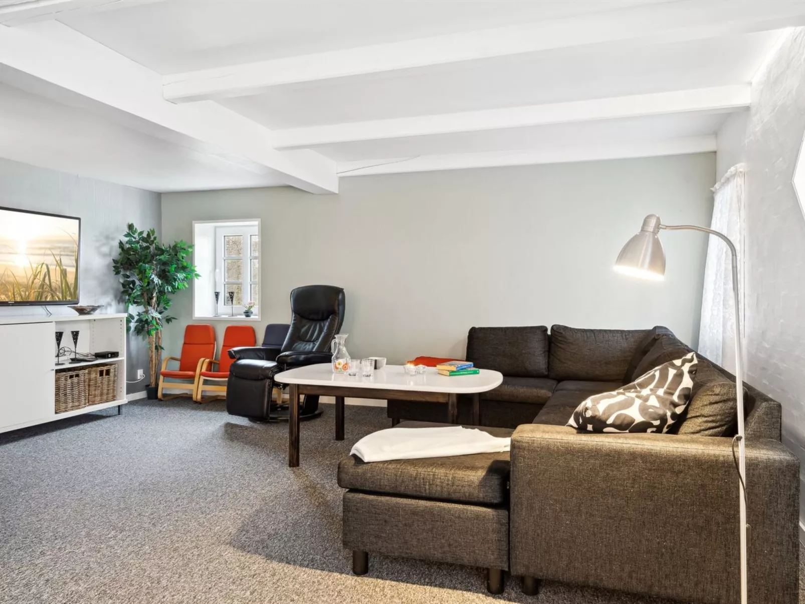 "Eliane" - 1.8km from the sea-Dedans