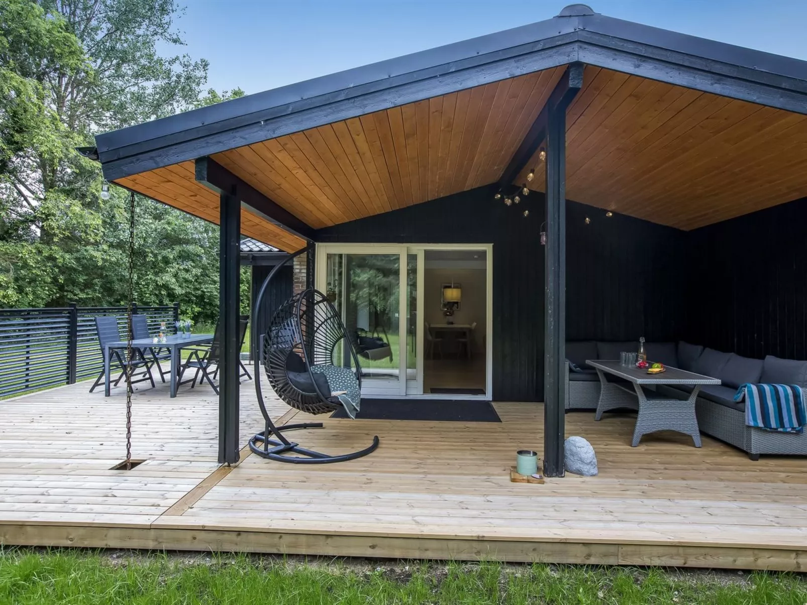 "Gudrid" - 250m to the fjord-Outside