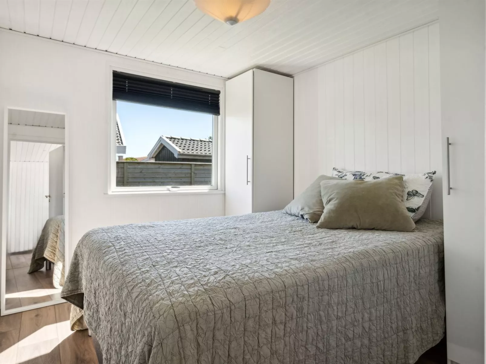 "Elisabeta" - 60m from the sea-Inside