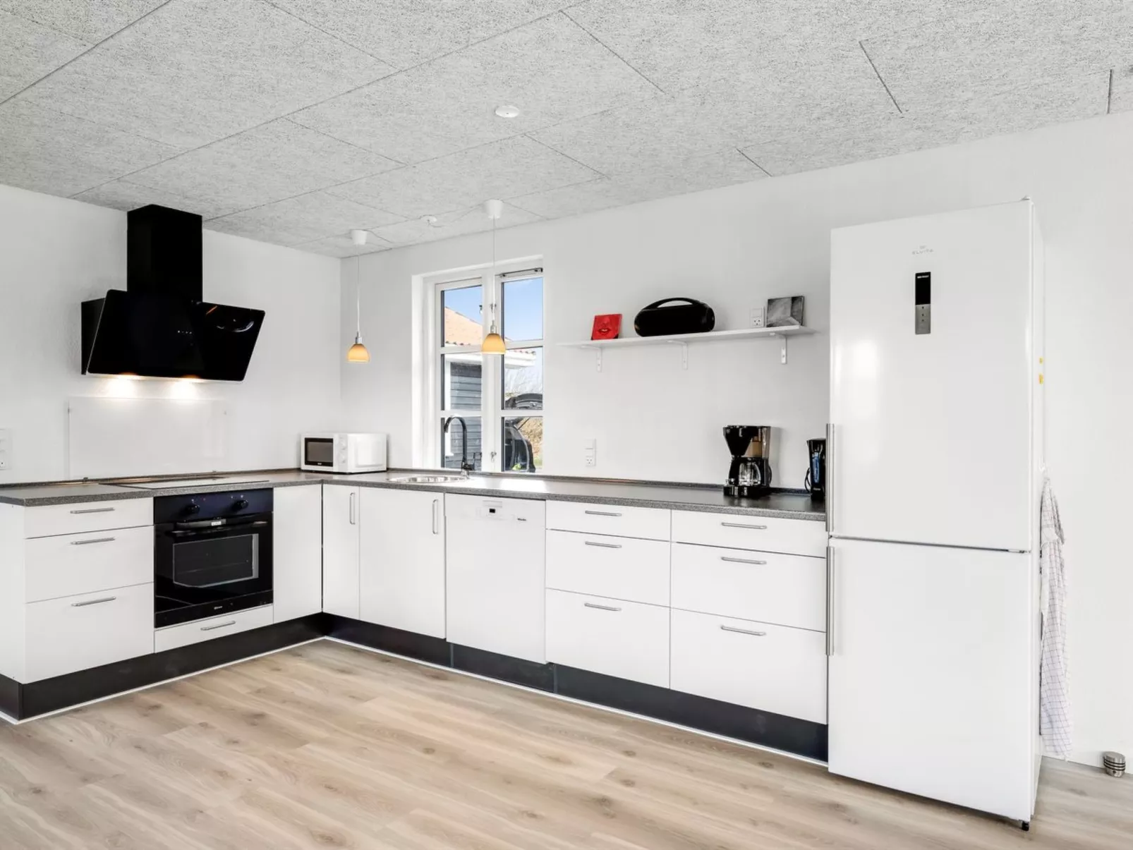 "Torhild" - 700m from the sea-Dedans