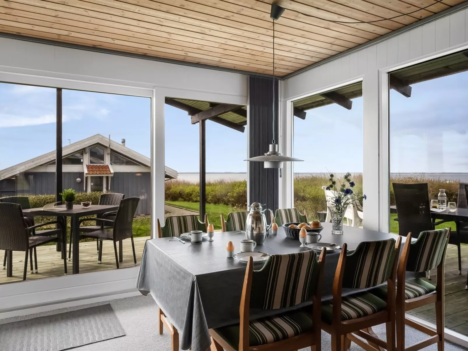 "Kirsa" - 200m to the fjord-Dedans