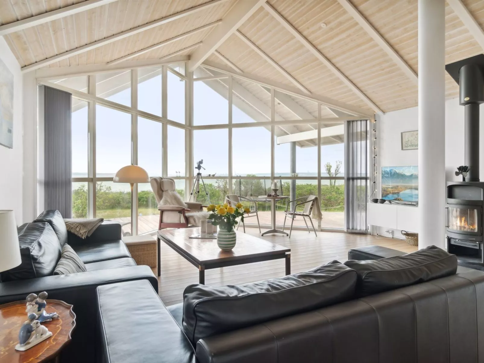 "Elspeth" - 25m from the sea-Inside