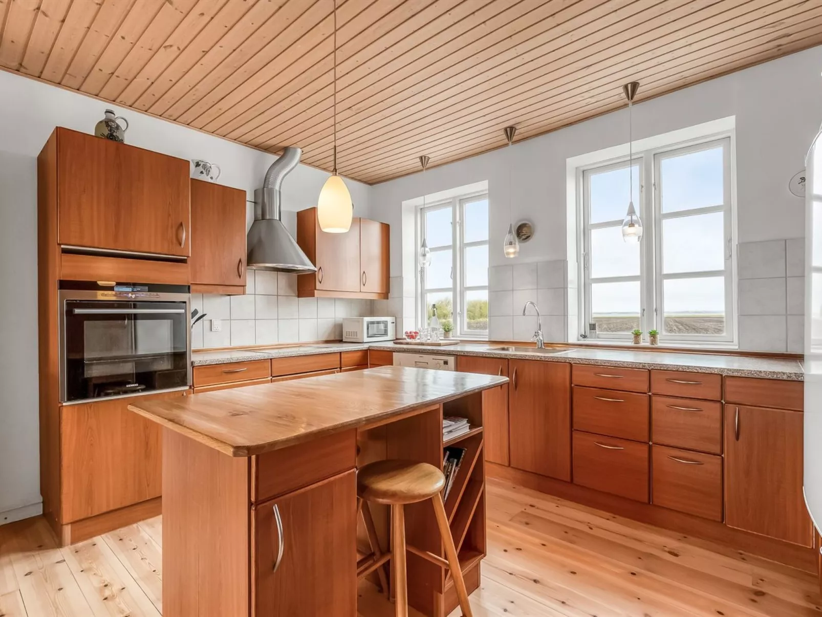 "Soria" - 600m to the fjord-Dedans