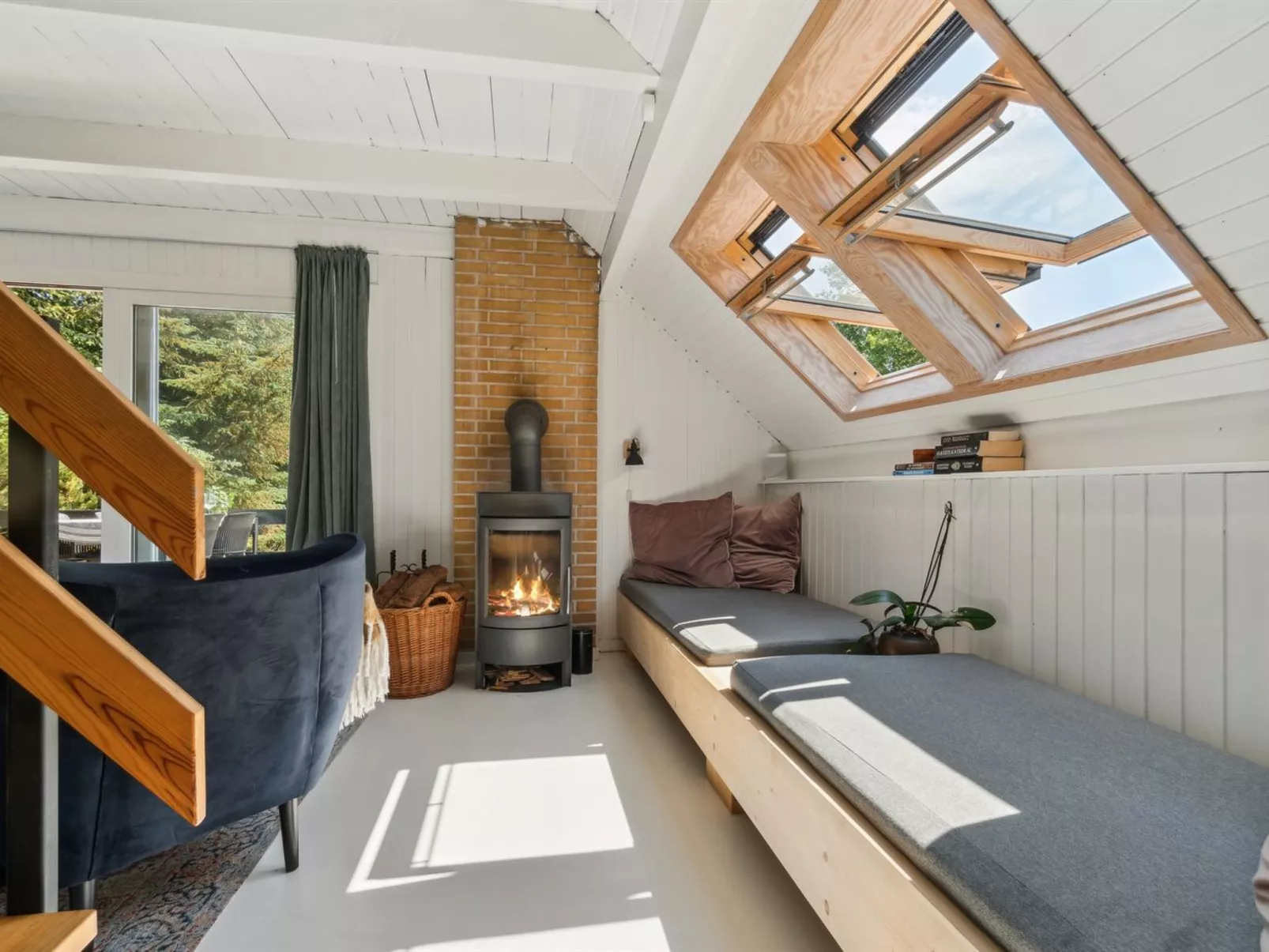 "Nadia" - 300m to the fjord-Inside