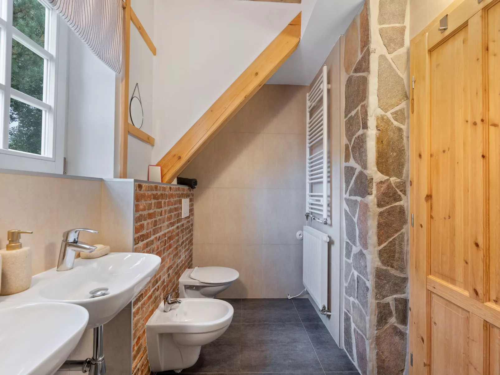 Roubenka Maleč-Inside