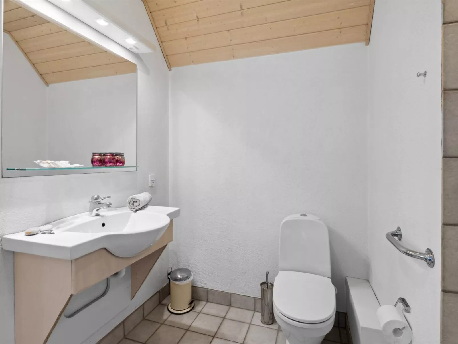 "Annli" - 800m to the fjord-Inside