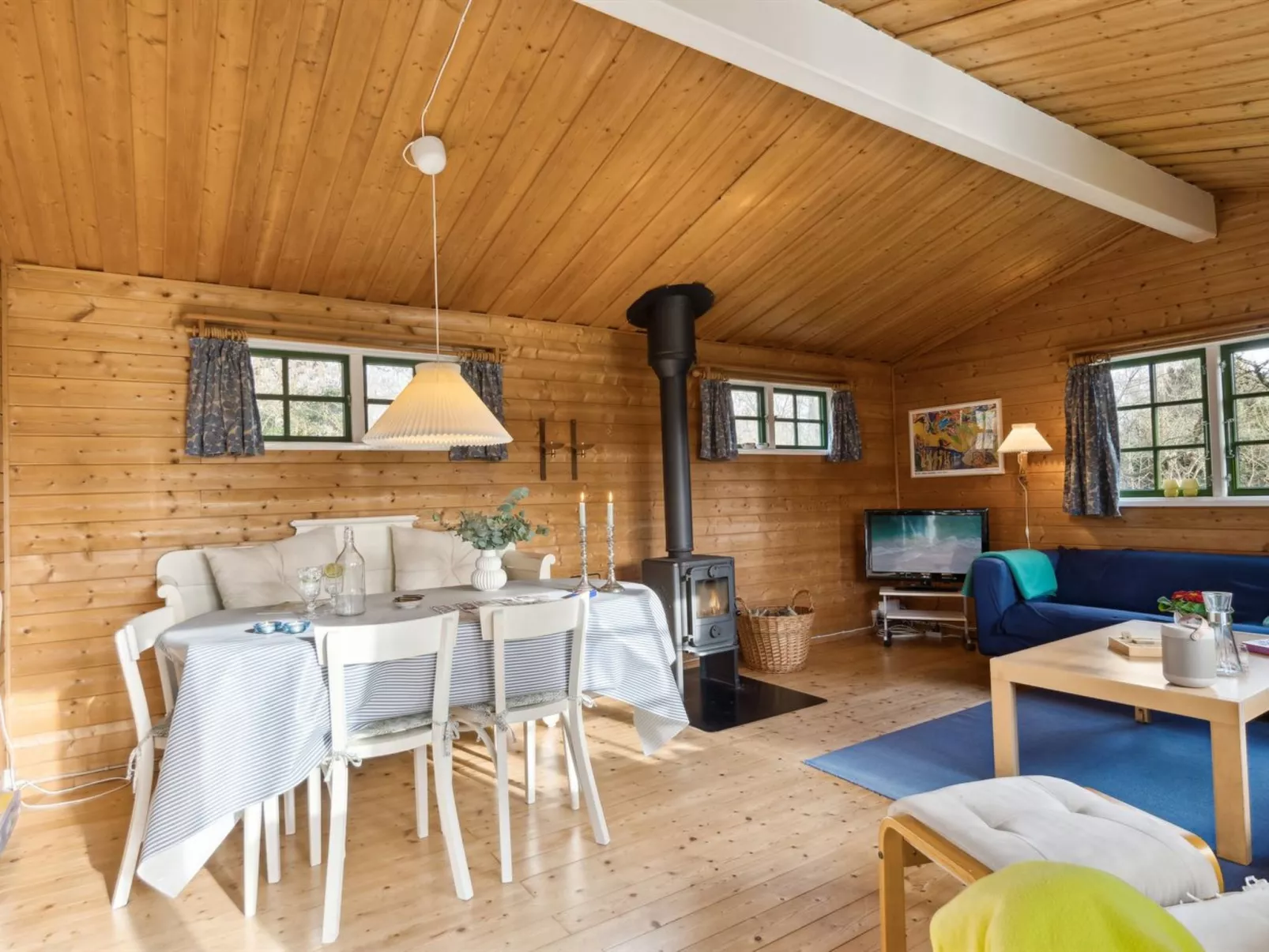 "Bonde" - 800m to the fjord-Inside