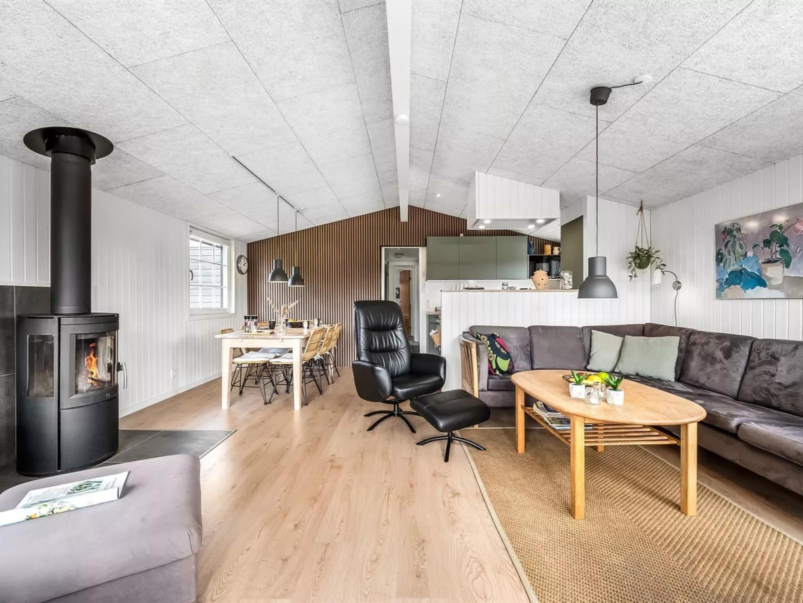 "Ludvika" - 300m to the fjord-Inside