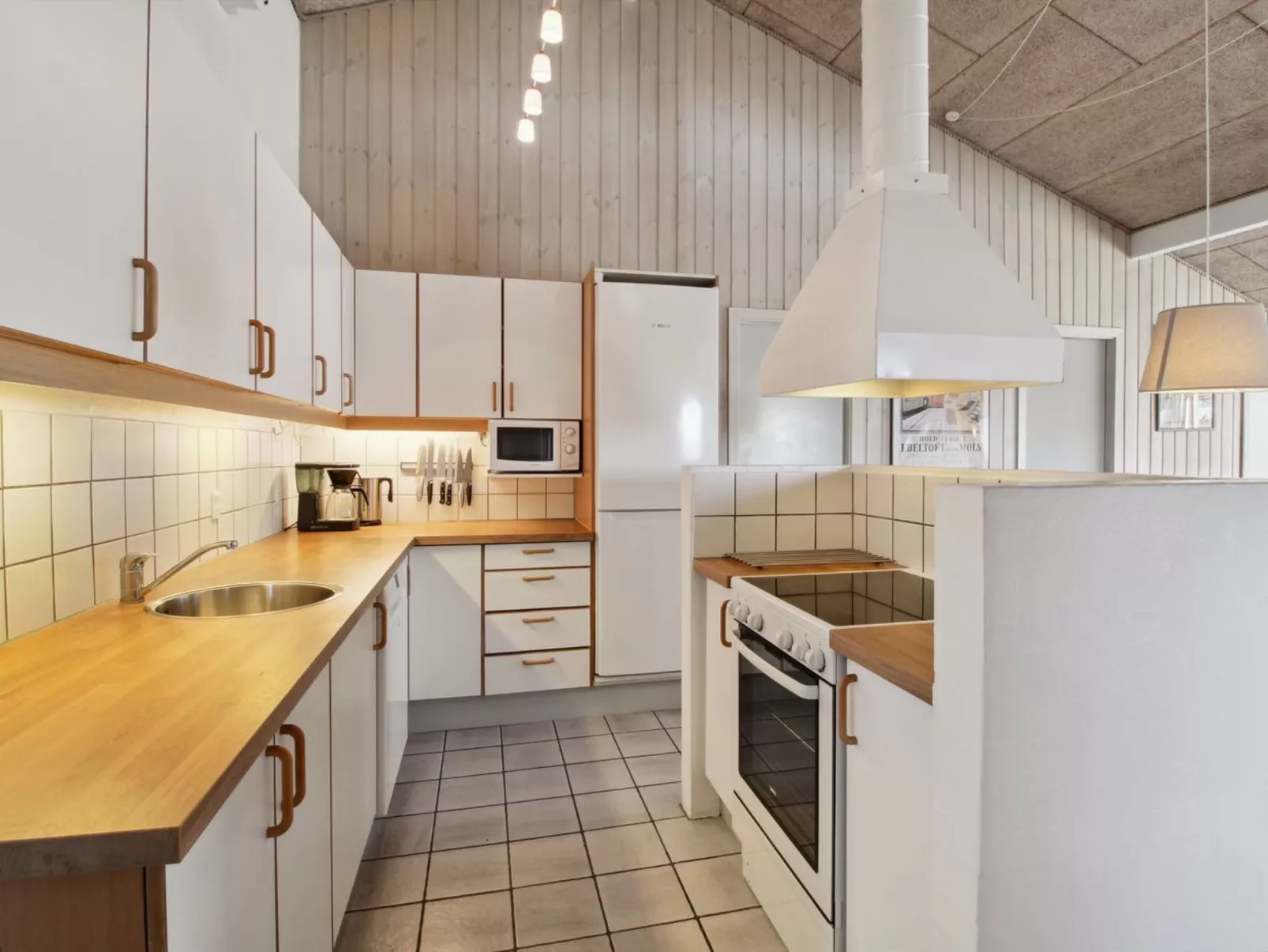 "Katharine" - 175m from the sea-Dedans