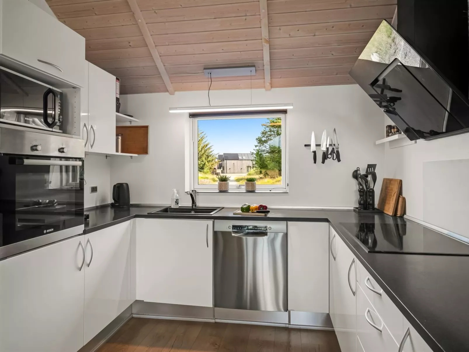 "Jeldrik" - 1.5km from the sea-Dedans