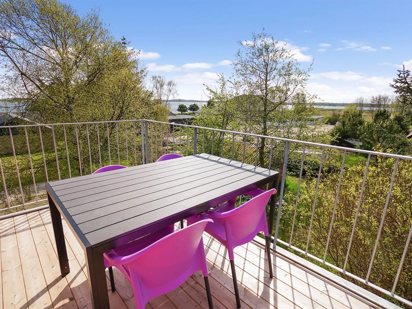 "Mirja" - 50m to the fjord-Draußen