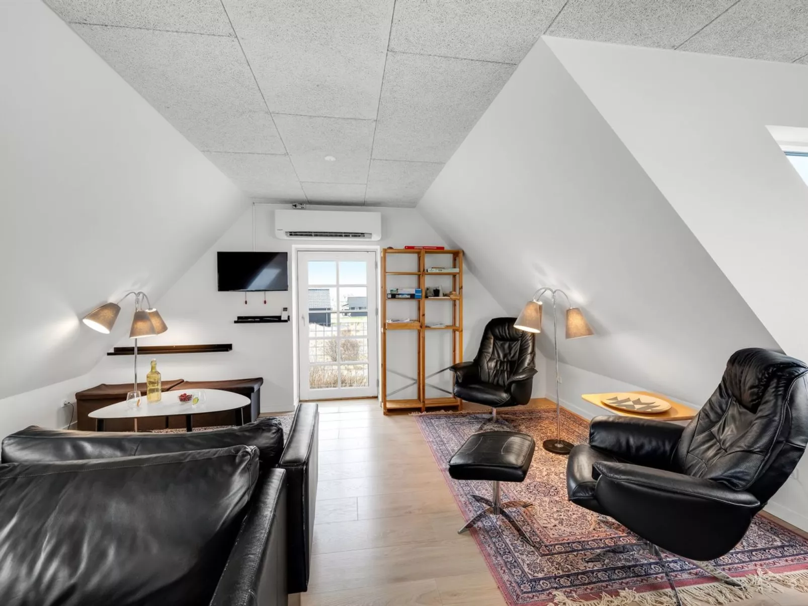 "Nafne" - 1.2km from the sea-Dedans