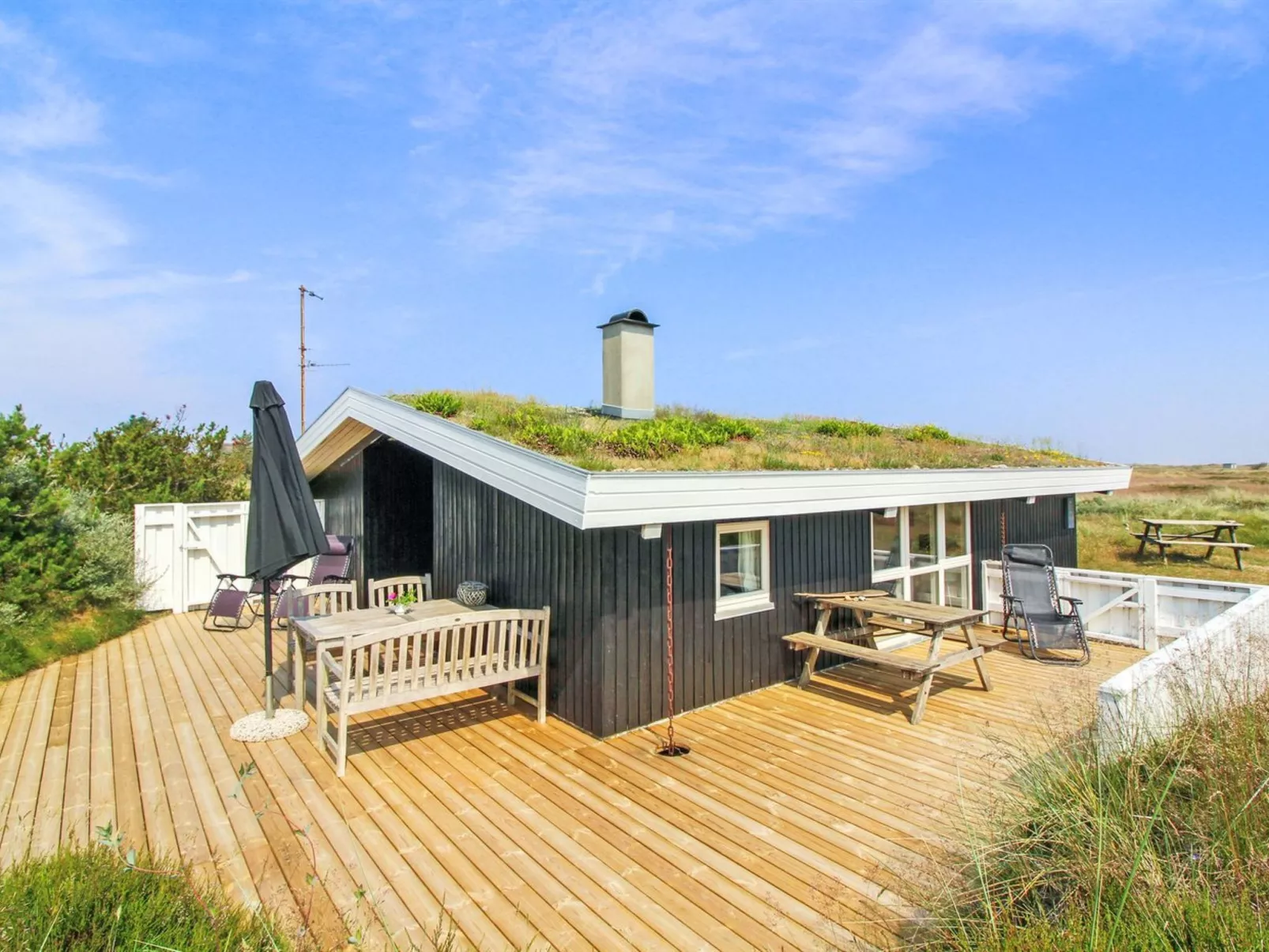 "Scarlett" - 300m from the sea-Outside