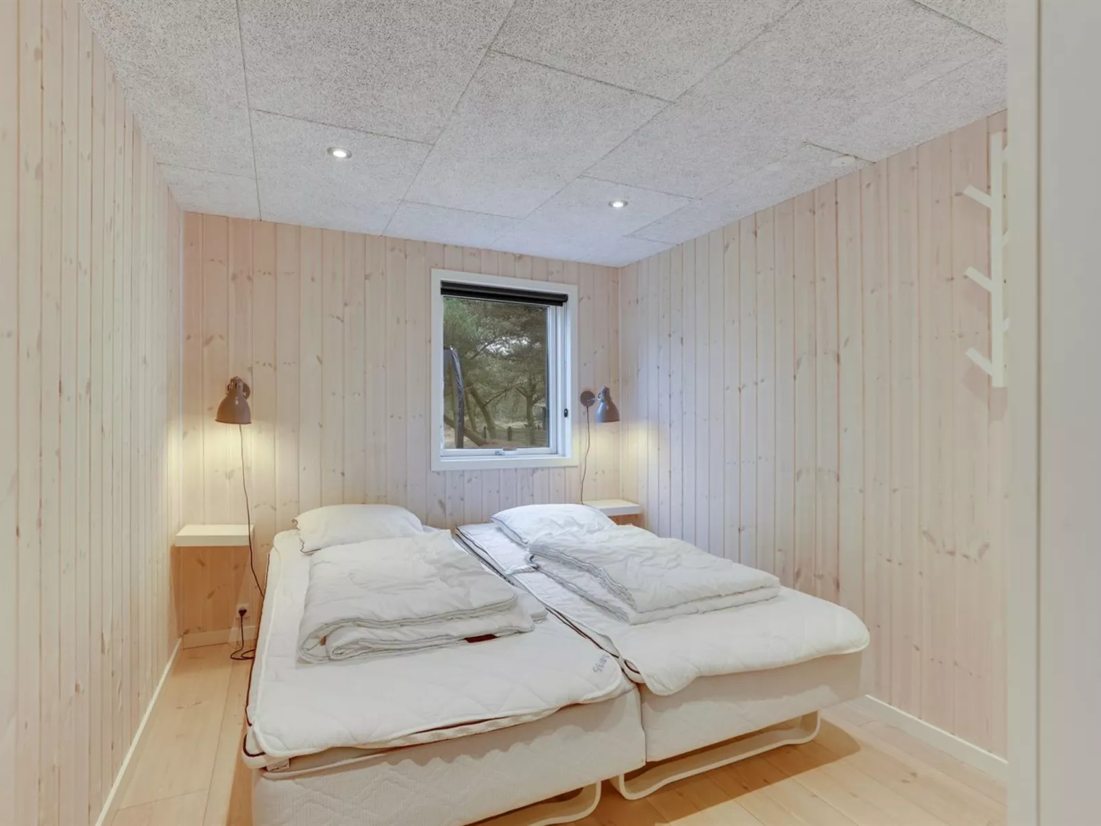 "Solgunn" - 900m from the sea-Inside