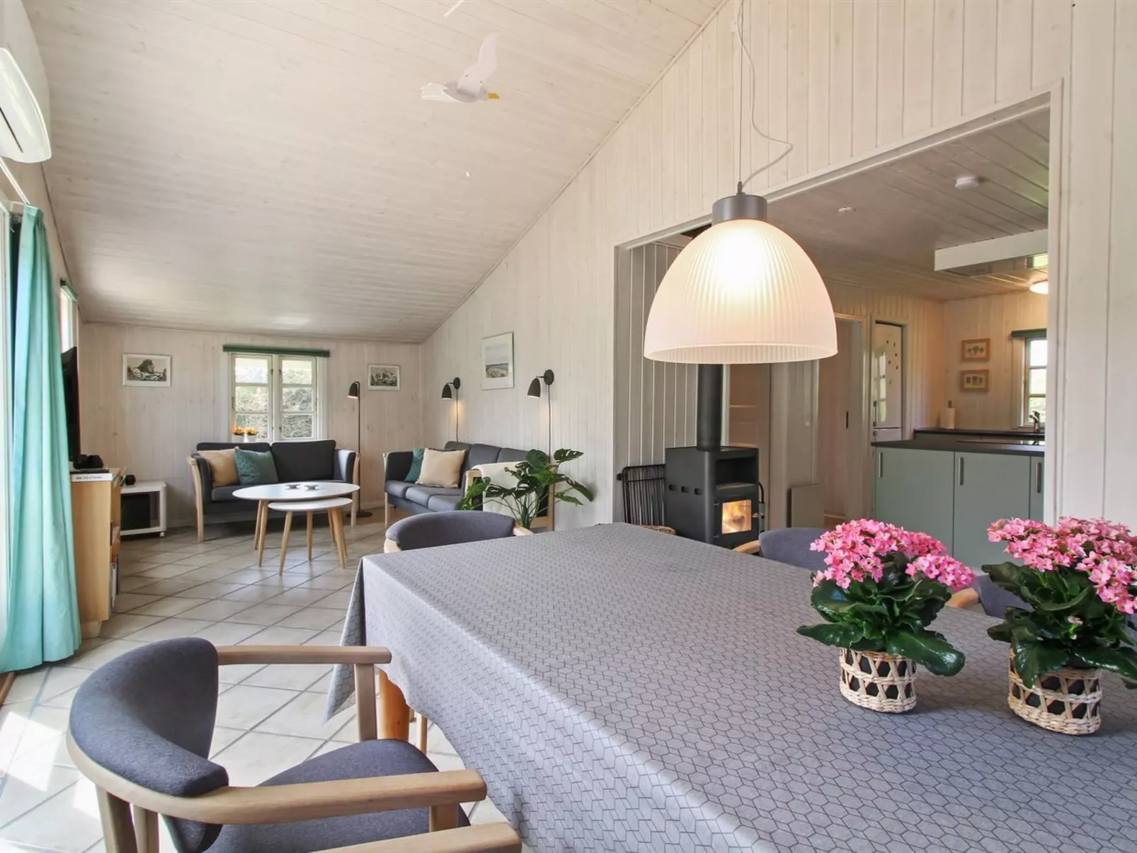 "Hillmari" - 200m from the sea-Inside