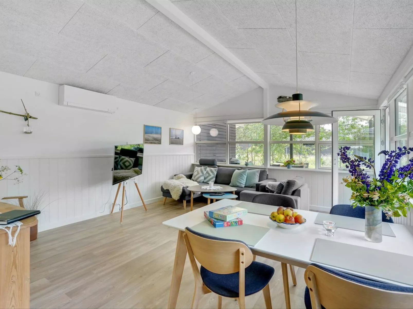 "Dagino" - 500m from the sea-Inside