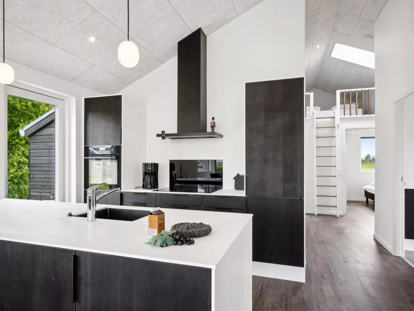 "Stygg" - 75m from the sea-Inside