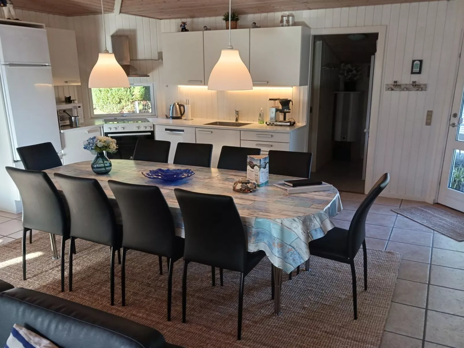 "Binta" - 800m from the sea-Drinnen