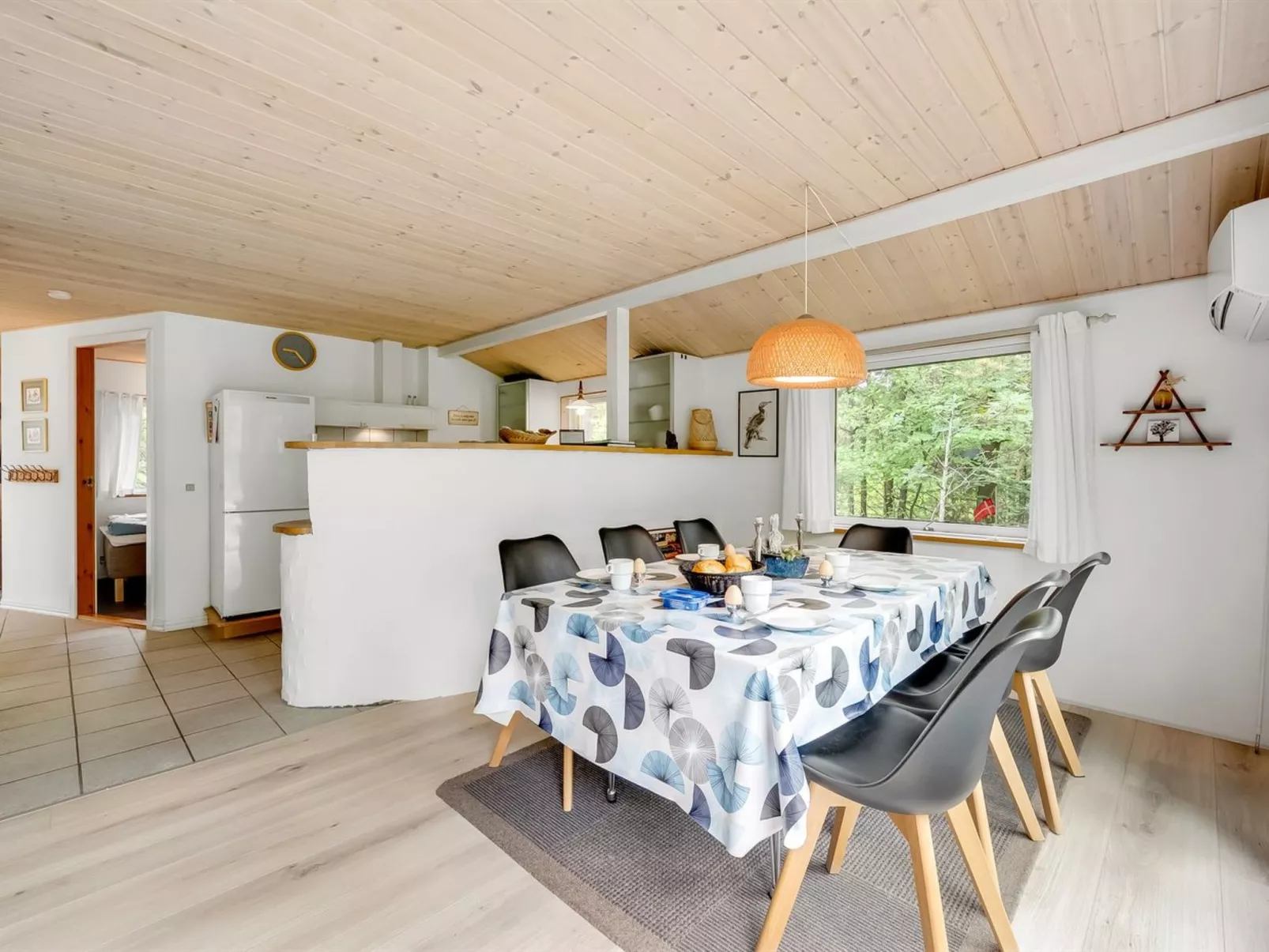 "Hilde" - 350m to the fjord-Inside