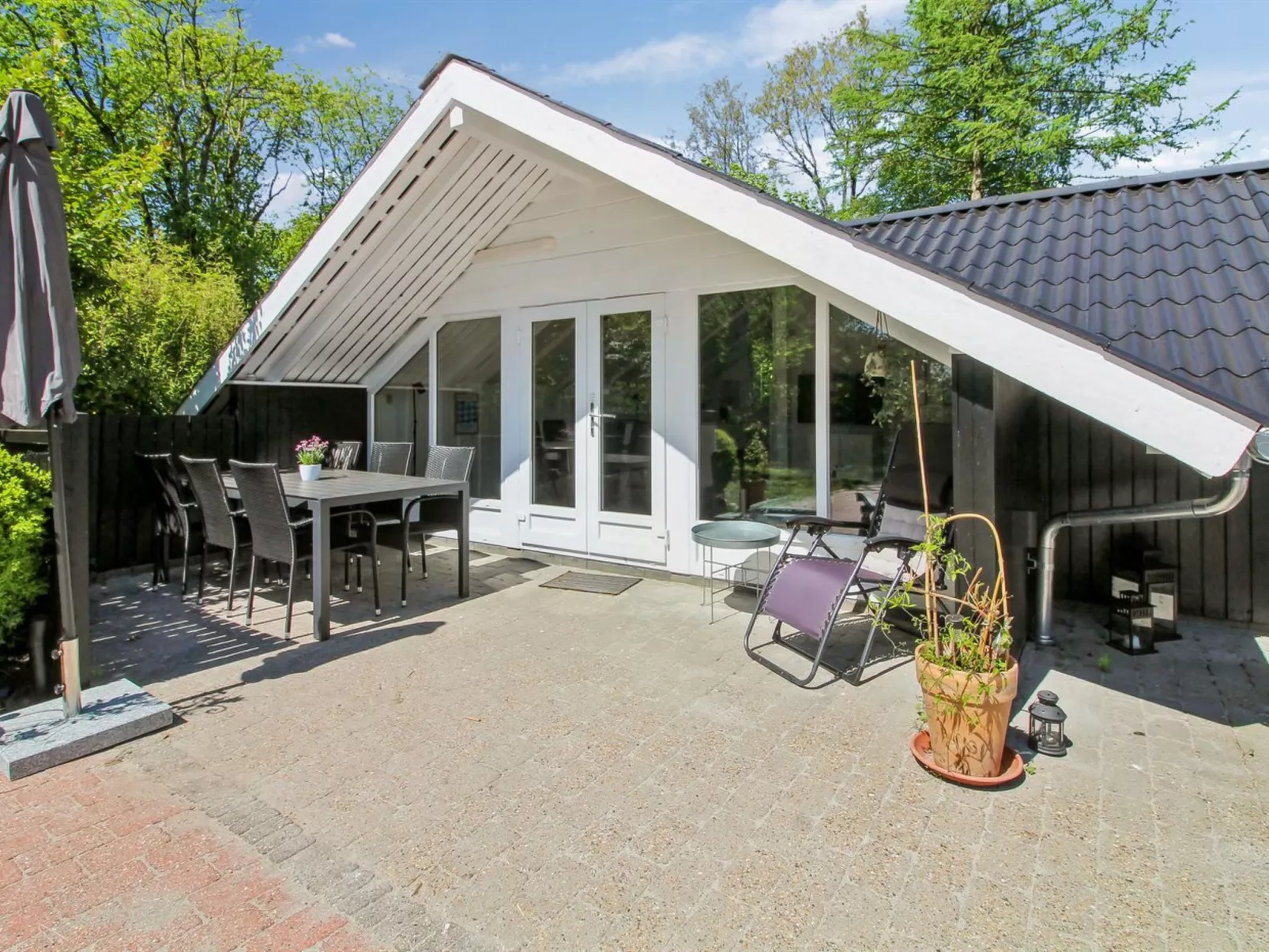 "Jaakob" - 30km from the sea-Outside