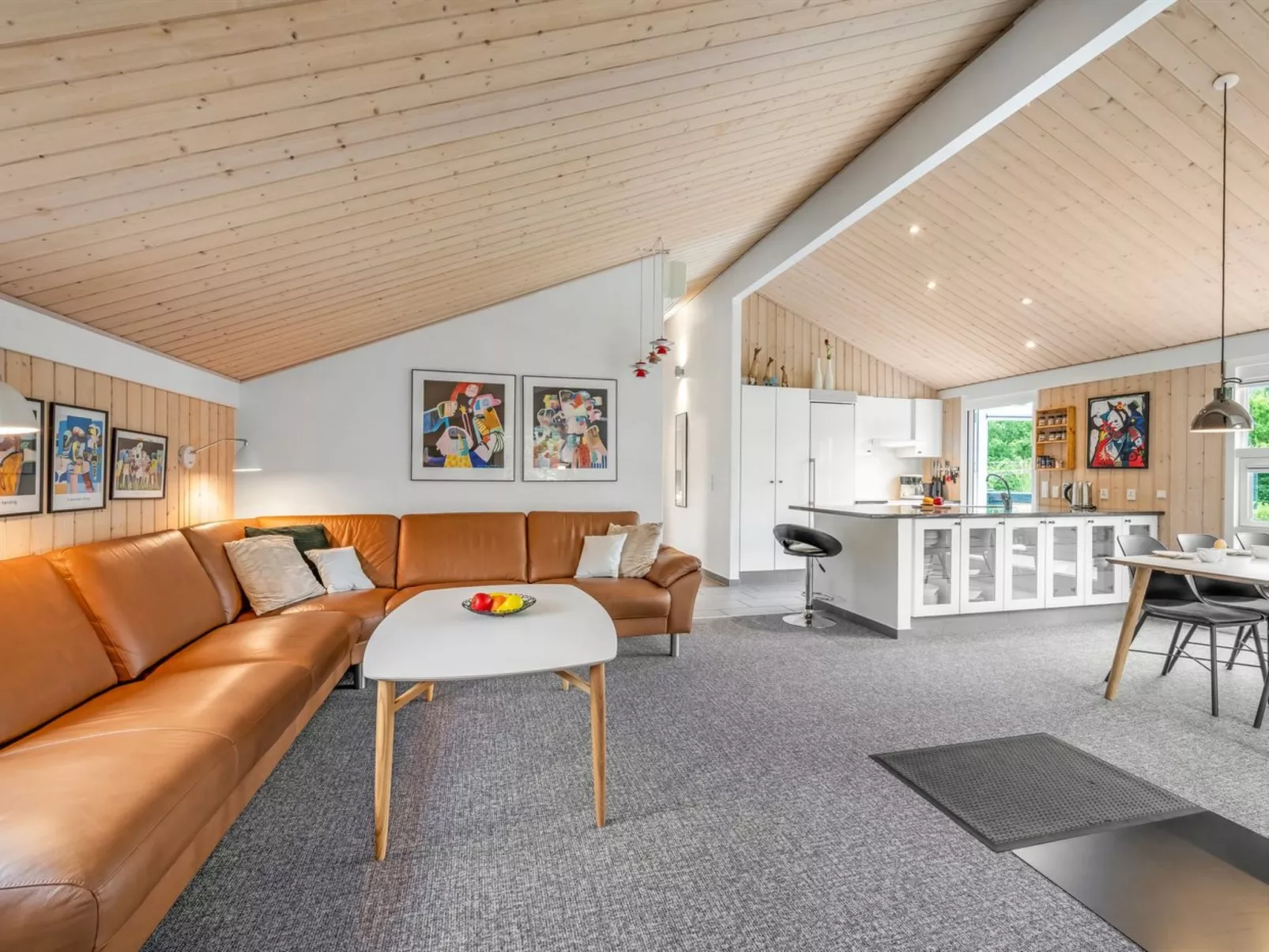 "Noreen" - 1.4km to the fjord-Dedans