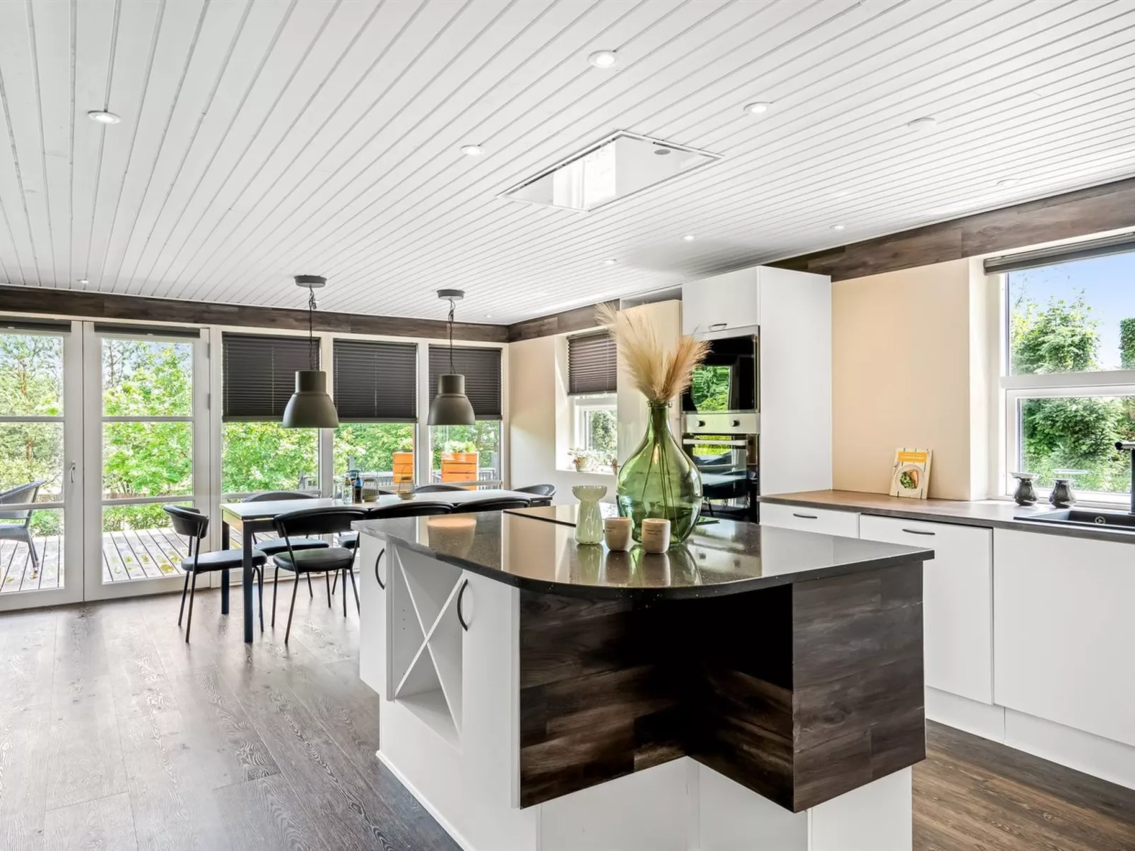 "Skip" - 300m to the fjord-Dedans